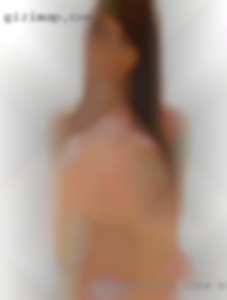 Would love milf in IL some public play or carplay.